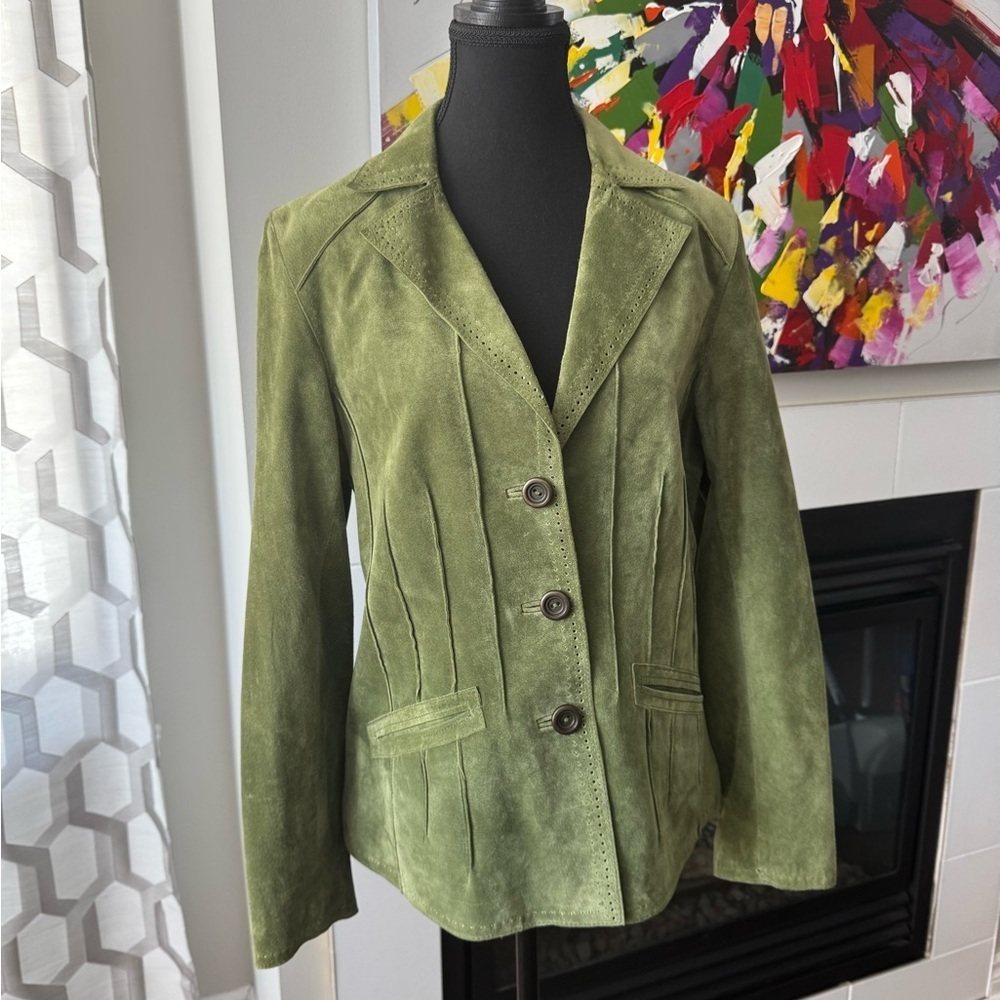 Green Suede Blazer with Notched Lapel. Ptp 18” length 24”